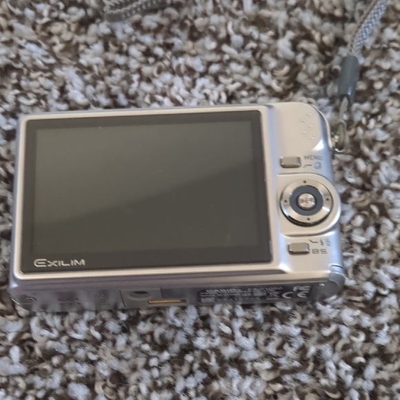 Casio Exilim Compact Digital Camera - Silver - Picture 2 of 4
